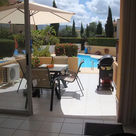 Emma's Place Daire Polis