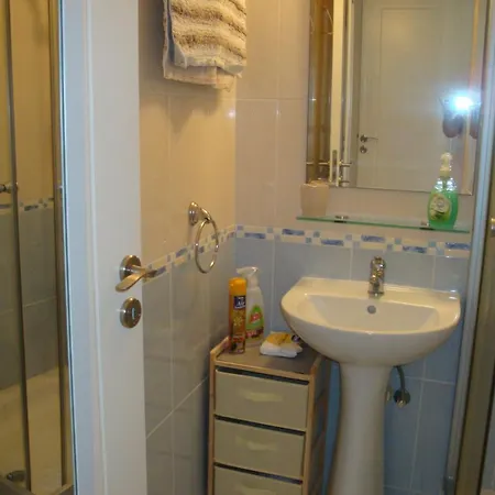 Emma's Place * Polis